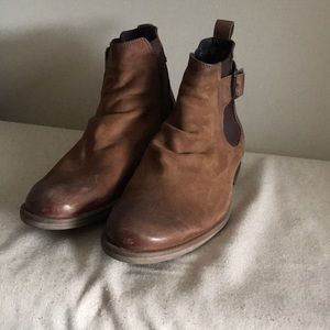 SUPER Soft Leather Chelsea Style Boot